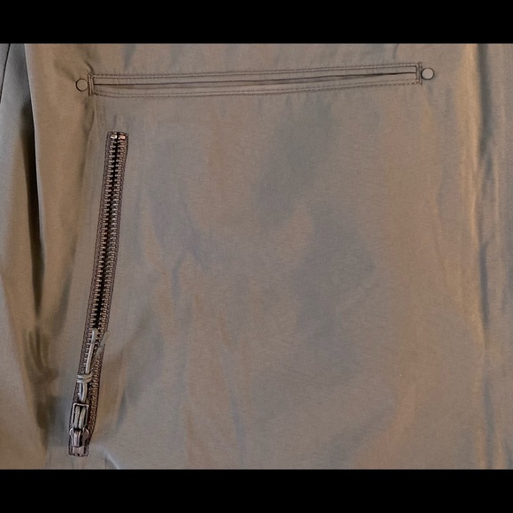 REI rain Jacket - New Women’s M - Goretex - Picture 7 of 7